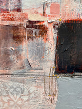 Charger l'image dans la galerie, Main de fer dans un gant de velours - 36" x 30"